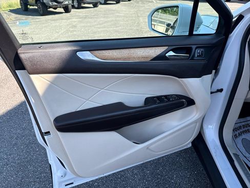 Used 2015 Lincoln MKC AWD w/ Equipment Group 101A Select image 17