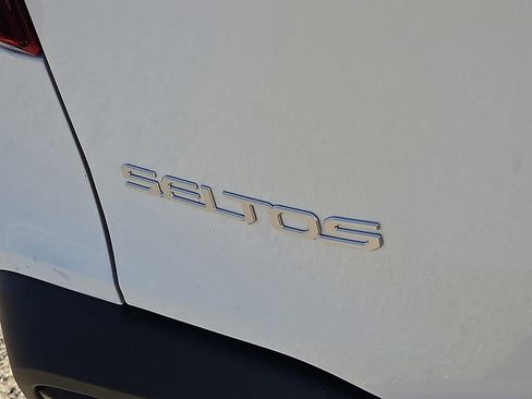 Used 2024 Kia Seltos EX image 18