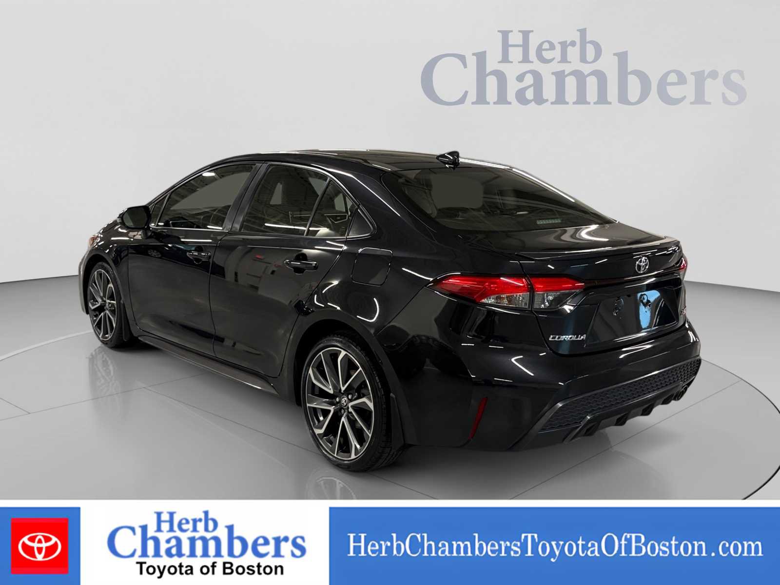 Used 2021 Toyota Corolla XSE w/ Advanced Lighting Package FWD image 3