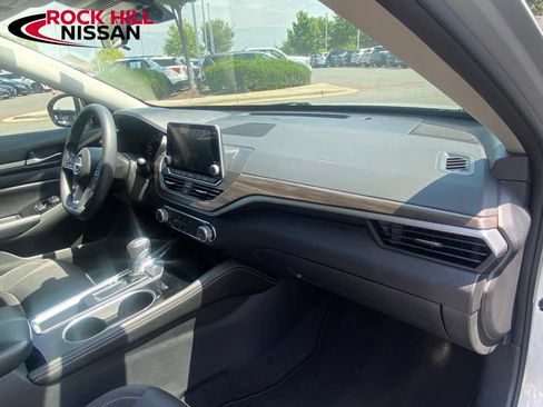 Used 2023 Nissan Altima 2.5 SV FWD image 37