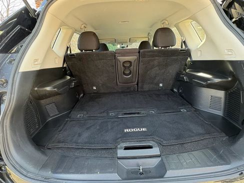 Used 2017 Nissan Rogue S AWD/4WD image 27