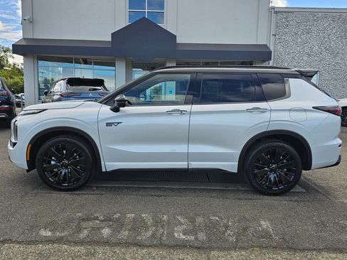 New 2026 Mitsubishi Outlander 4WD Plug-In Hybrid image 8