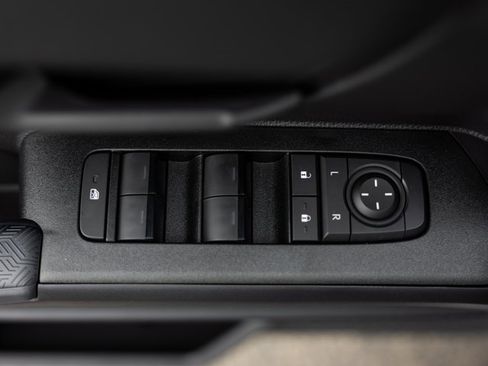 Used 2025 Toyota 4Runner SR5 image 24