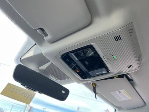 New 2026 Volkswagen Tiguan SE image 22