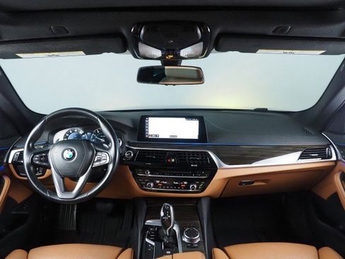 Used 2019 BMW 540i image 3