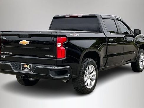 Used 2022 Chevrolet Silverado 1500 Custom w/ Safety Confidence Package image 5