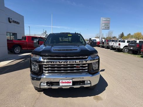 Used 2022 Chevrolet Silverado 2500 LTZ w/ LTZ Premium Package AWD/4WD image 3