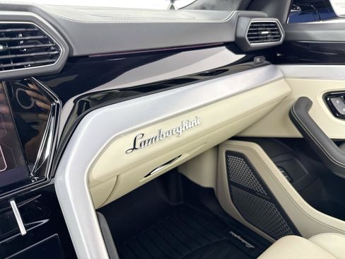 Used 2021 Lamborghini Urus AWD/4WD image 36