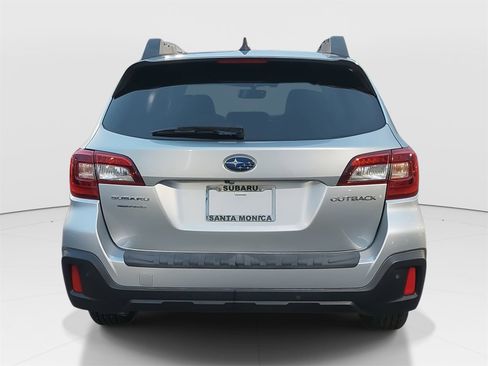 Used 2018 Subaru Outback 2.5i Limited image 6