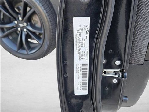 Used 2018 Dodge Charger SXT w/ Blacktop Package RWD image 15