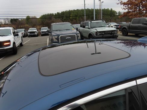 Used 2021 BMW 530i xDrive w/ Premium Package image 10