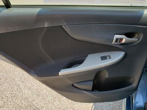 Used 2012 Toyota Corolla S w/ Preferred Accessory Pkg FWD image 11