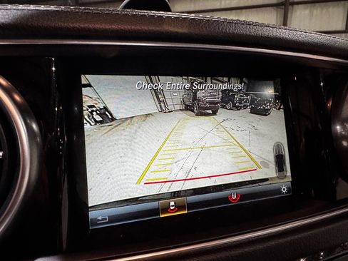 Used 2017 Mercedes-Benz SL 63 AMG image 32