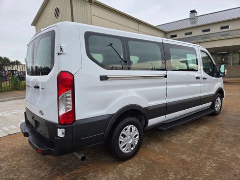 Used 2022 Ford Transit 350 XLT RWD image 5