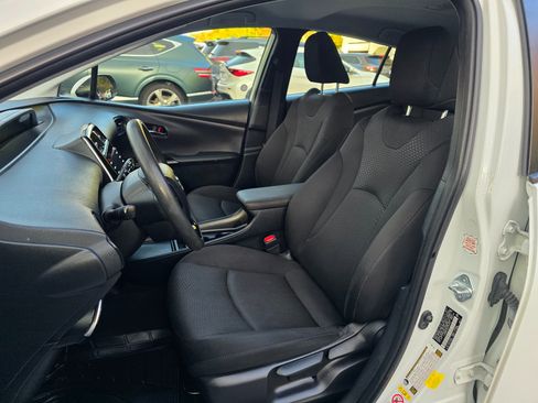 Used 2022 Toyota Prius image 9