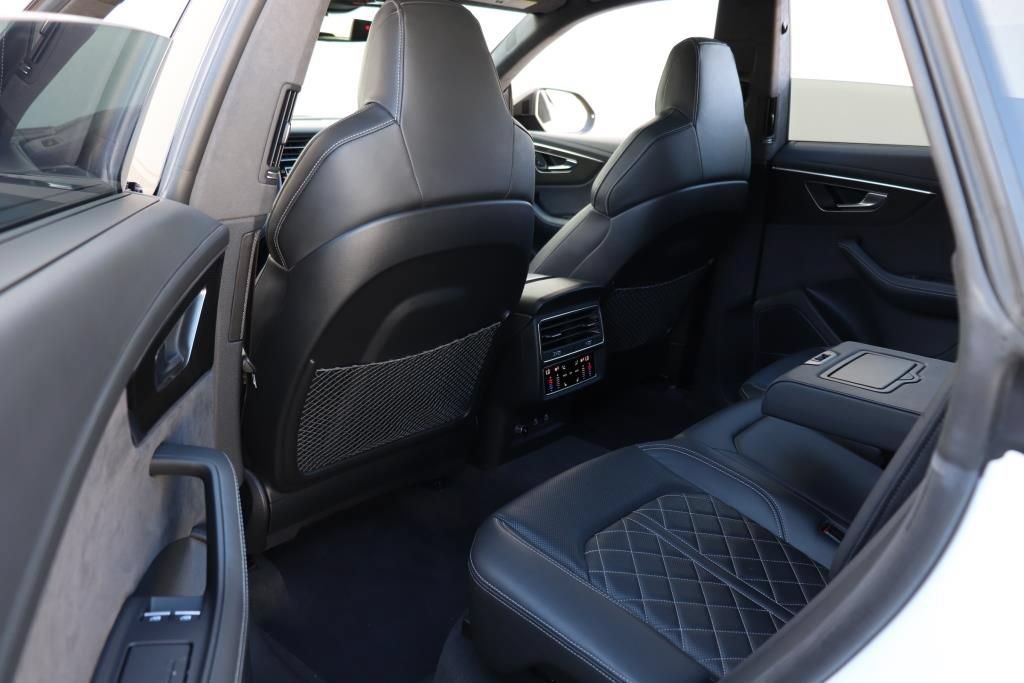 Used 2023 Audi SQ8 Prestige AWD/4WD image 19