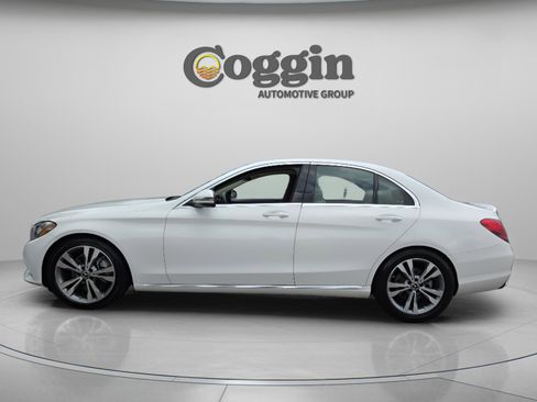 Used 2018 Mercedes-Benz C 300 Sedan image 2