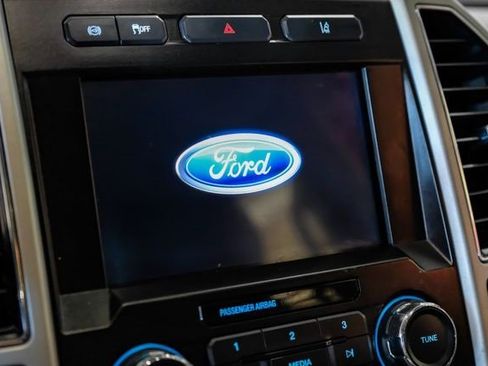 Used 2020 Ford F250 Lariat w/ Chrome Package image 26