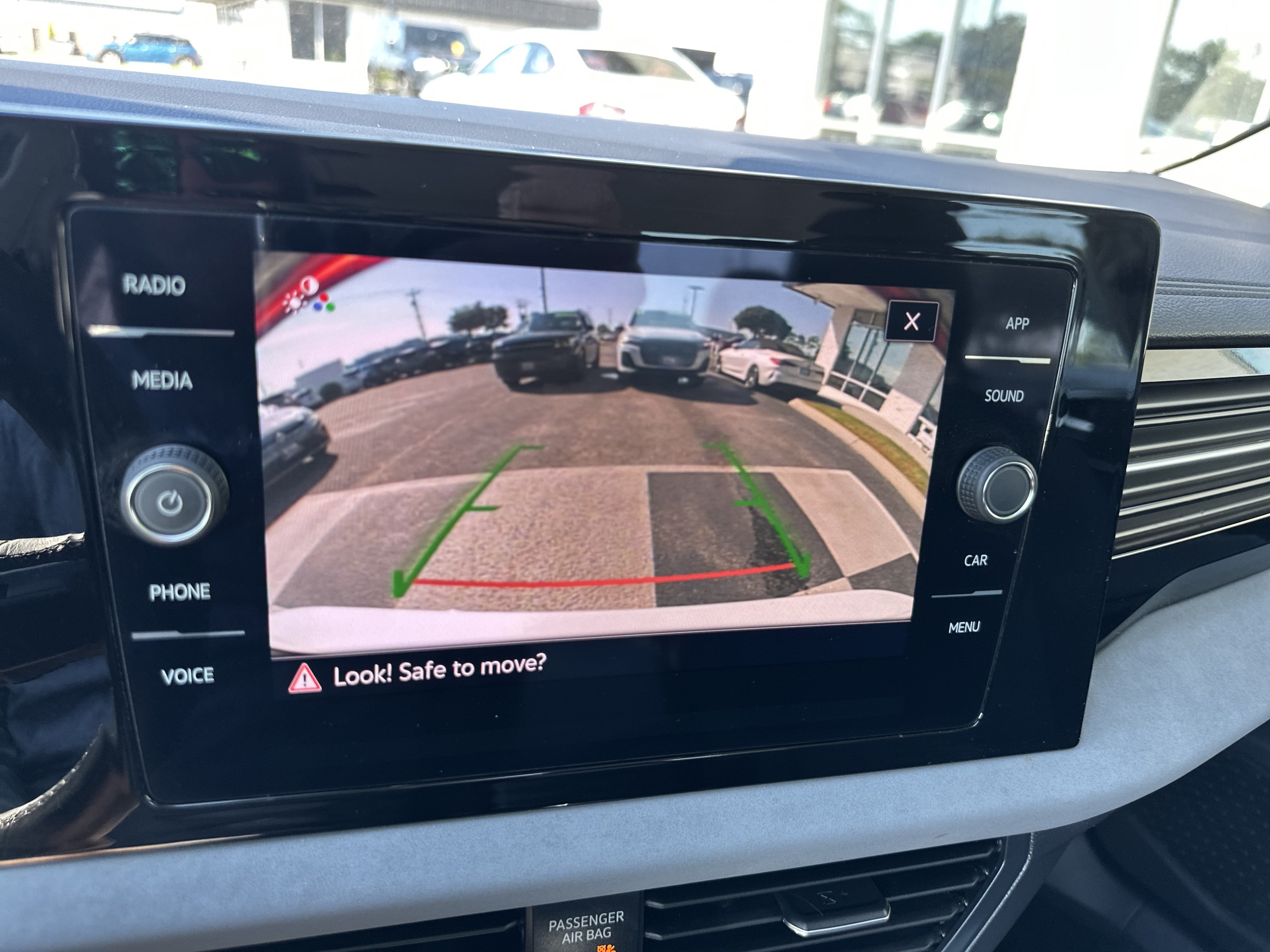 Used 2026 Volkswagen Jetta SE FWD image 18