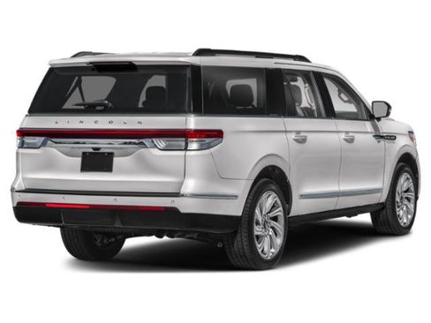 Certified 2024 Lincoln Navigator L Reserve AWD/4WD image 3