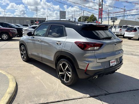 Used 2023 Chevrolet TrailBlazer RS w/ Sun and Liftgate Package FWD image 5