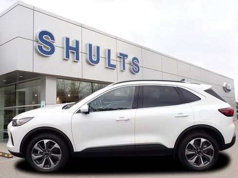 Certified 2024 Ford Escape Platinum image 2