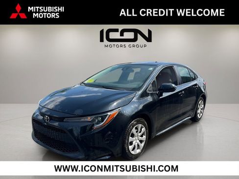 Used 2021 Toyota Corolla LE FWD image 1