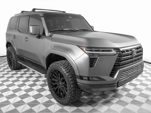 Used 2025 Lexus GX 550 w/ Cold Area Package image 4