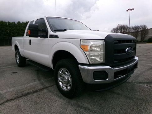 Used 2014 Ford F250 XL w/ Power Equipment Group image 4