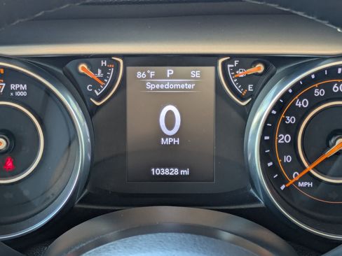 Used 2018 Jeep Wrangler Sport AWD/4WD image 23