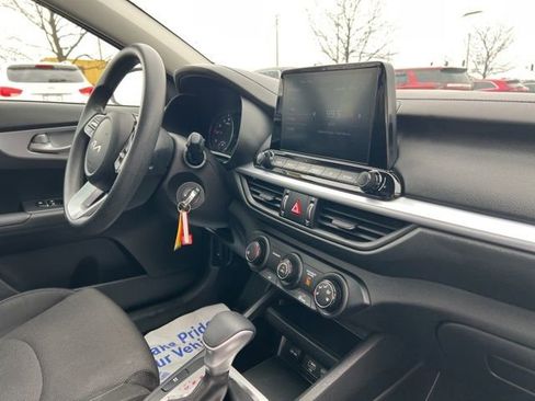 Certified 2022 Kia Forte LXS w/ LXS Technology Package image 30