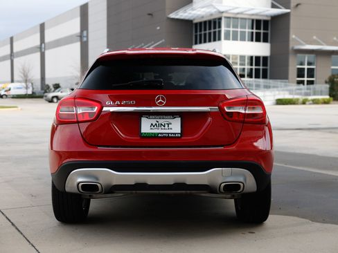 Used 2018 Mercedes-Benz GLA 250 image 12