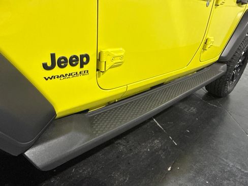 Used 2022 Jeep Wrangler Unlimited Sport AWD/4WD image 39