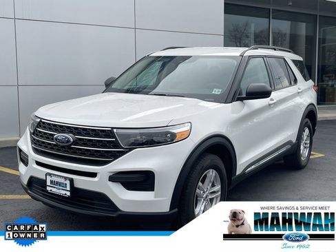 Used 2022 Ford Explorer XLT image 1