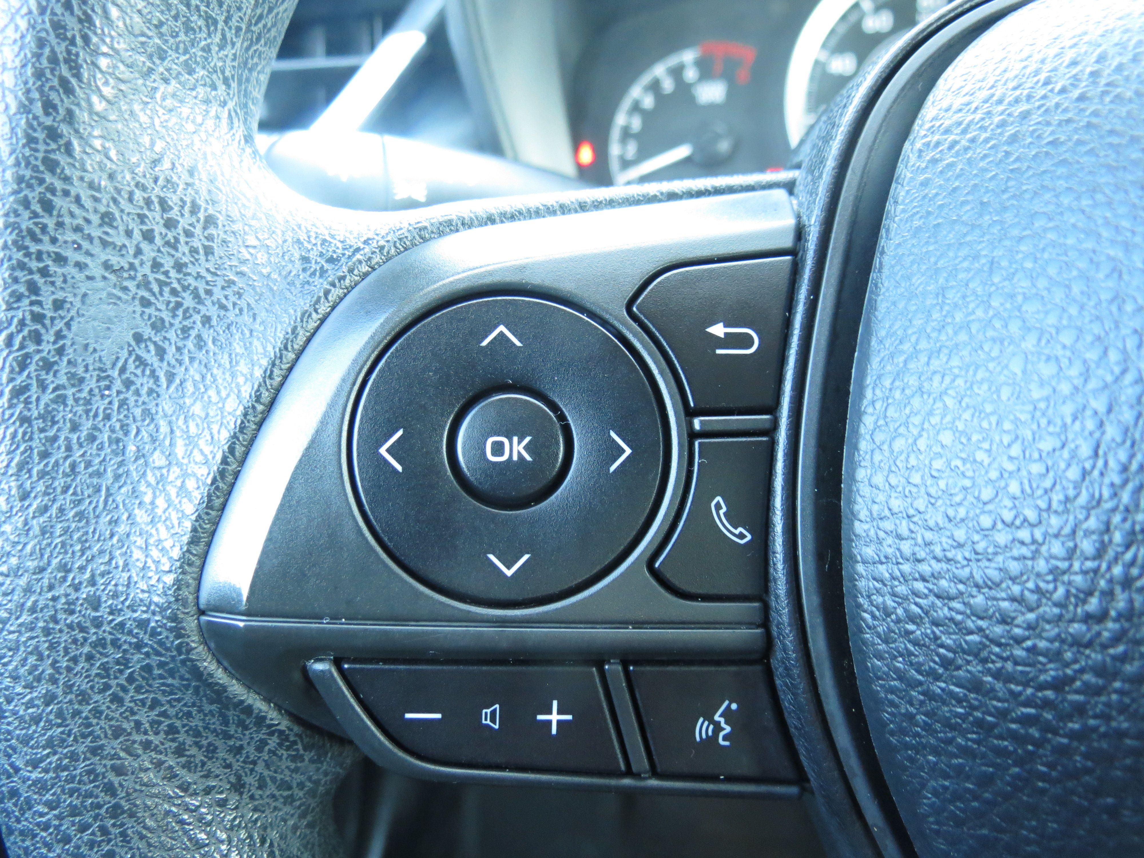 Used 2020 Toyota Corolla LE FWD image 14