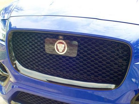 Used 2018 Jaguar F-PACE R-Sport AWD/4WD image 17