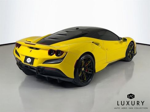 Used 2022 Ferrari F8 Tributo image 6