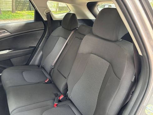 Used 2025 Kia Sportage LX FWD image 36