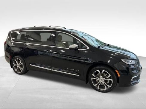 Used 2022 Chrysler Pacifica Pinnacle AWD/4WD image 8