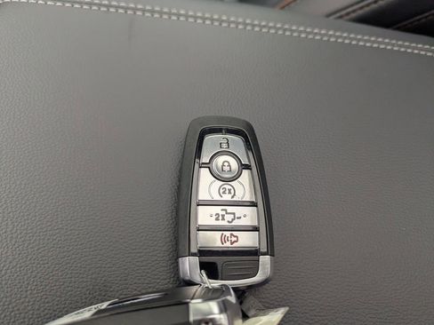 New 2026 Ford F250 Lariat w/ Black Appearance Package image 32