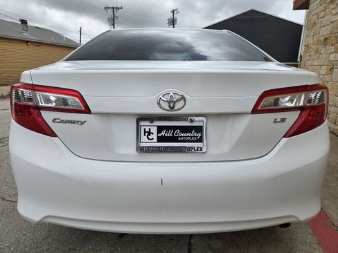 Used 2012 Toyota Camry LE FWD image 15