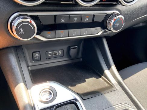 Used 2025 Nissan Sentra SV FWD image 31