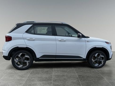 Certified 2025 Hyundai Venue Limited image 6