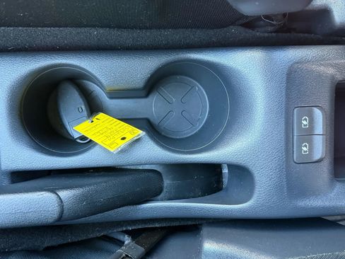 Used 2019 Nissan Kicks S image 21