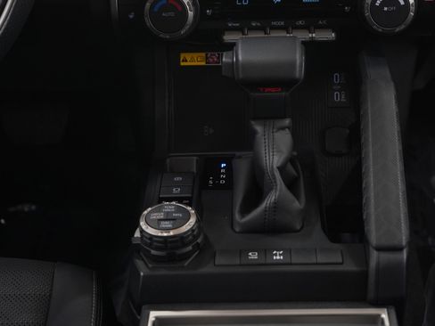 Used 2025 Toyota 4Runner TRD Off-Road Premium AWD/4WD image 17