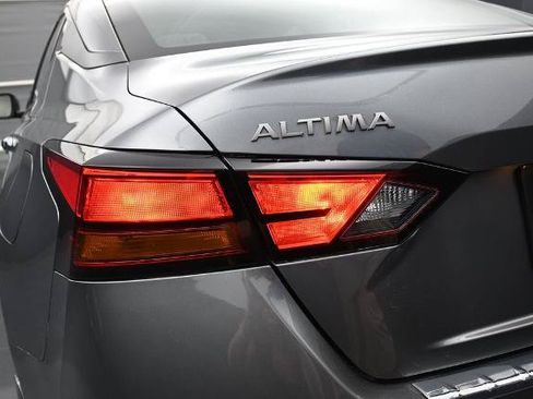 Certified 2023 Nissan Altima 2.5 SV w/ SV Premium Package AWD/4WD image 12