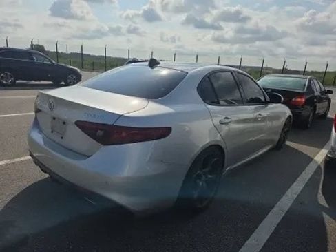 Used 2017 Alfa Romeo Giulia Ti w/ TI 19" Sport Package RWD image 2
