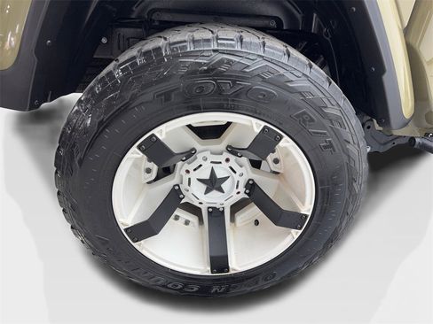 Used 2025 Jeep Gladiator Sport w/ Premium Package image 85