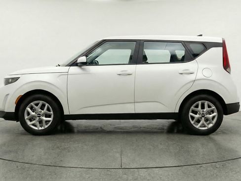 Used 2025 Kia Soul LX w/ LX Technology Package image 4