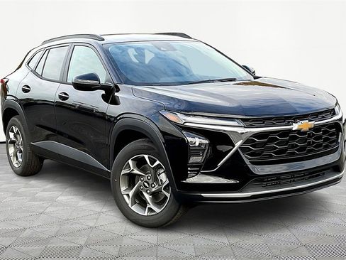 New 2026 Chevrolet Trax LT image 2